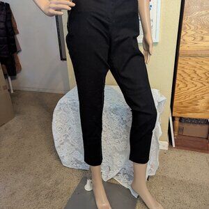 Size 8 (runs larger) Women Michael Kors cropped slacks, matte black